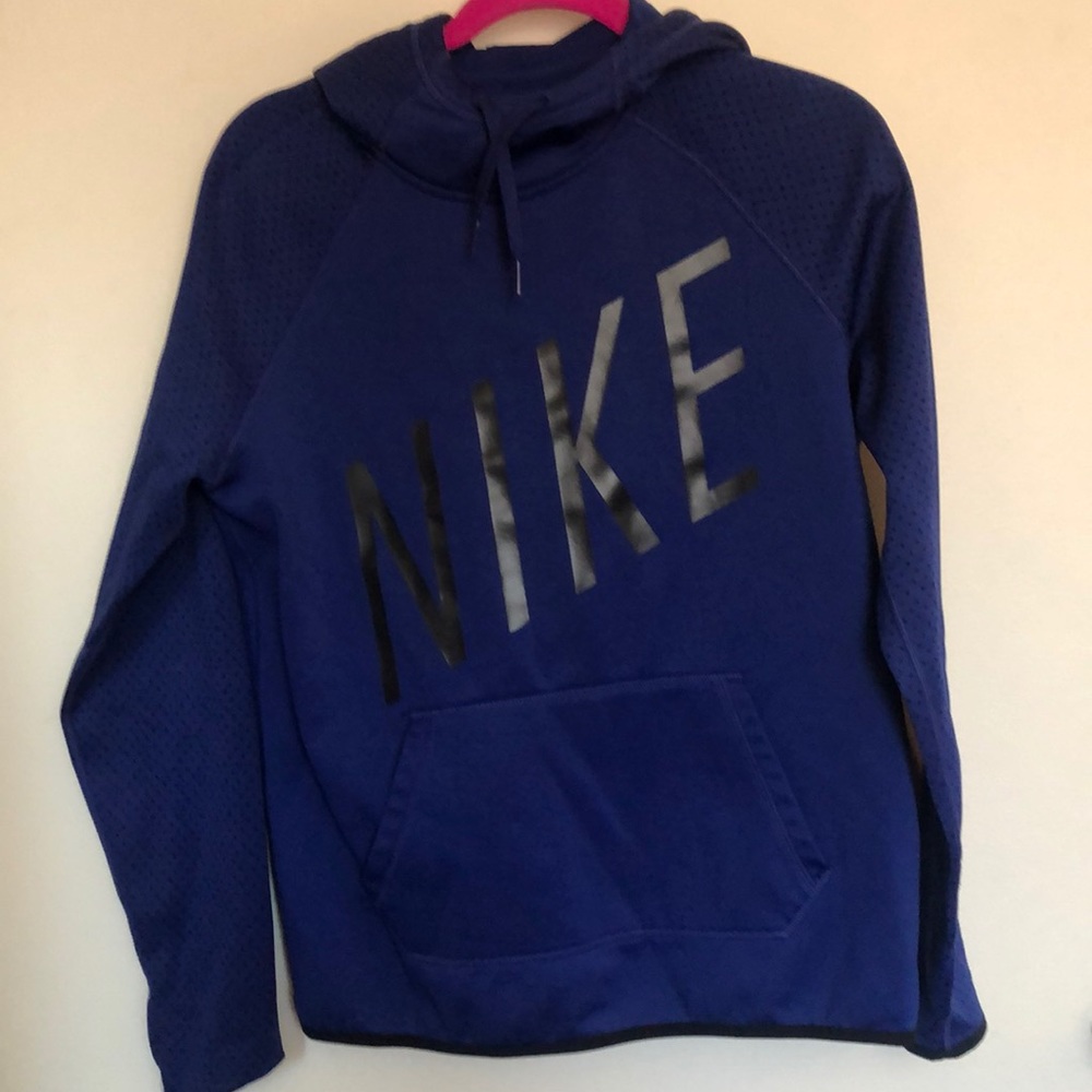 Medium dry fit Nike sweatshirt